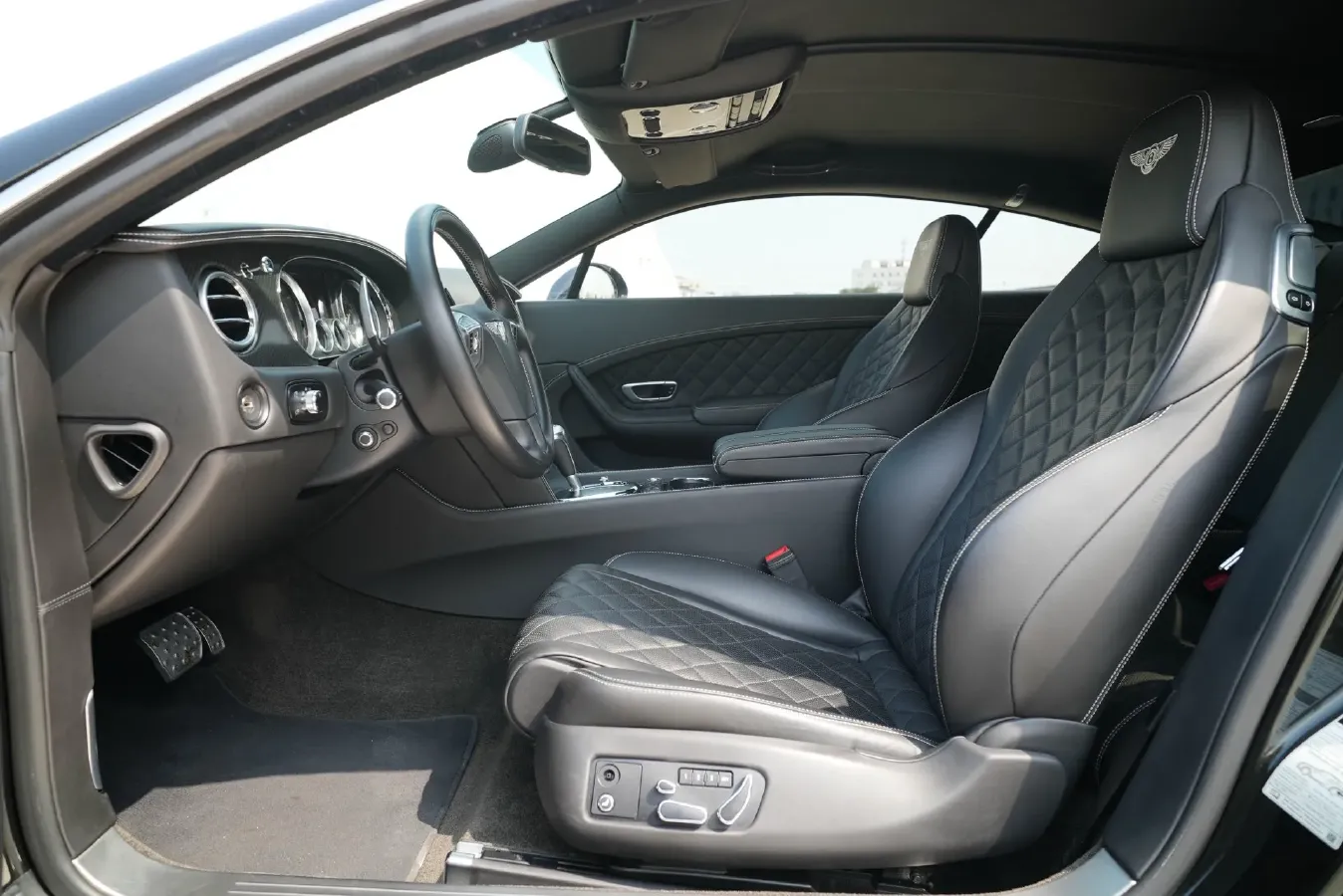 2017 Bentley Continental 4.0T 507HP V8 8AT,autocango,china used car exporter,china ev exporter,chinese used car exporter,chinese used ev exporter