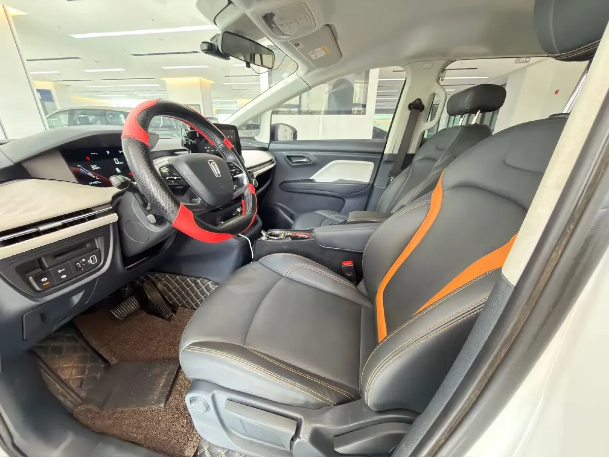 2022 JMC YuHu 7 2.0T 141HP L4 8AT,autocango,china used car exporter,china ev exporter,chinese used car exporter,chinese used ev exporter