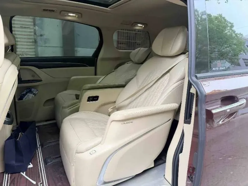 2023 Buick GL8 2.0T 237HP L4 9AT,autocango,china used car exporter,china ev exporter,chinese used car exporter,chinese used ev exporter