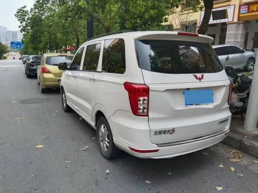 2019 WuLing HongGuang 1.5L 99HP L4 6MT,autocango,china used car exporter,china ev exporter,chinese used car exporter,chinese used ev exporter