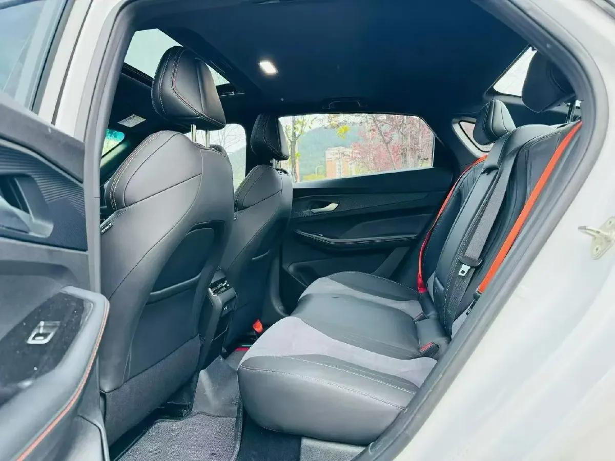 2022 Geely Binray 1.5T 181HP L4 7DCT,autocango,china used car exporter,china ev exporter,chinese used car exporter,chinese used ev exporter