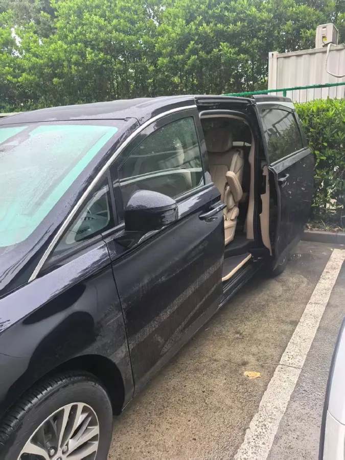 2025 Buick GL8 2.0T 237HP L4 9AT,autocango,china used car exporter,china ev exporter,chinese used car exporter,chinese used ev exporter