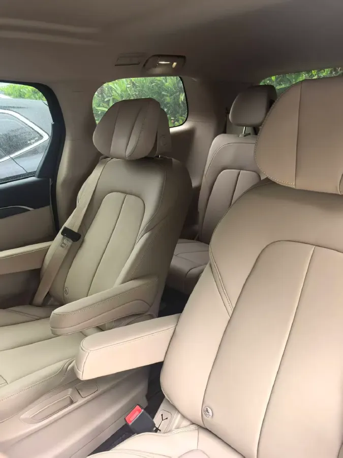 2025 Buick GL8 2.0T 237HP L4 9AT,autocango,china used car exporter,china ev exporter,chinese used car exporter,chinese used ev exporter