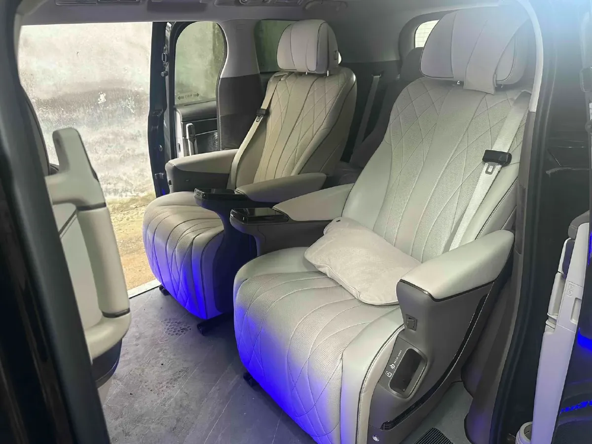 2024 Denza D9 1.5T 139HP L4 E-CVT PHEV 40KWH,autocango,china used car exporter,china ev exporter,chinese used car exporter,chinese used ev exporter