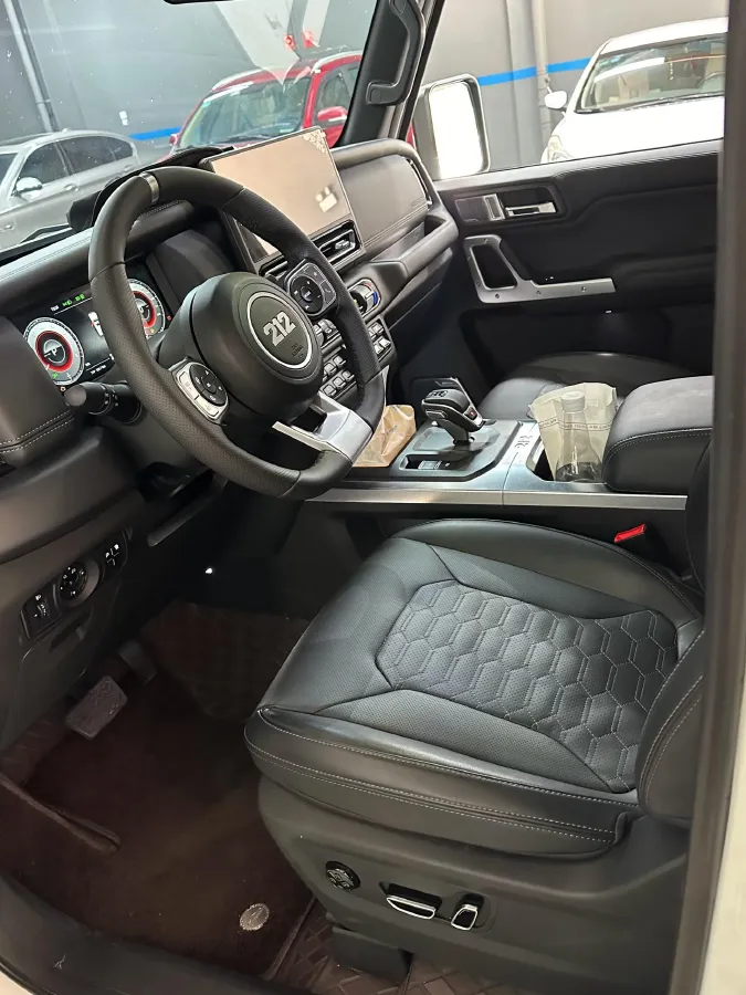 2024 212 212 T01 2.0T 252HP L4 8AT,autocango,china used car exporter,china ev exporter,chinese used car exporter,chinese used ev exporter