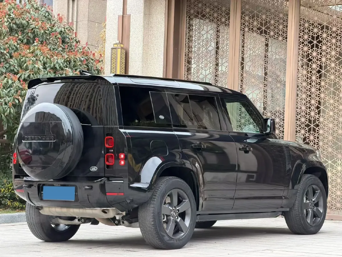 2023 Land Rover Defender 3.0T 400HP L6 8AT,autocango,china used car exporter,china ev exporter,chinese used car exporter,chinese used ev exporter