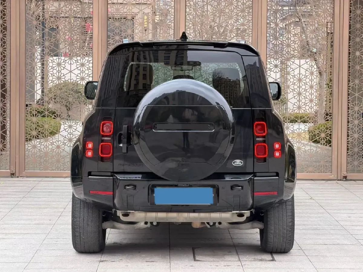 2023 Land Rover Defender 3.0T 400HP L6 8AT,autocango,china used car exporter,china ev exporter,chinese used car exporter,chinese used ev exporter
