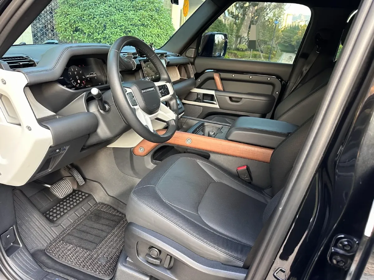 2023 Land Rover Defender 3.0T 400HP L6 8AT,autocango,china used car exporter,china ev exporter,chinese used car exporter,chinese used ev exporter