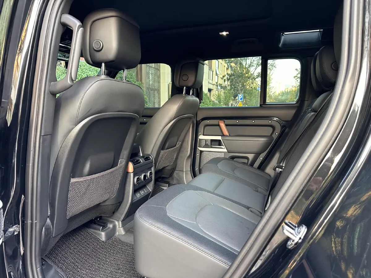 2023 Land Rover Defender 3.0T 400HP L6 8AT,autocango,china used car exporter,china ev exporter,chinese used car exporter,chinese used ev exporter
