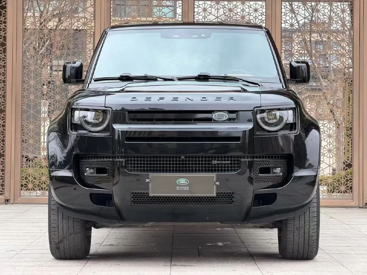 2023 Land Rover Defender 3.0T 400HP L6 8AT,autocango,china used car exporter,china ev exporter,chinese used car exporter,chinese used ev exporter