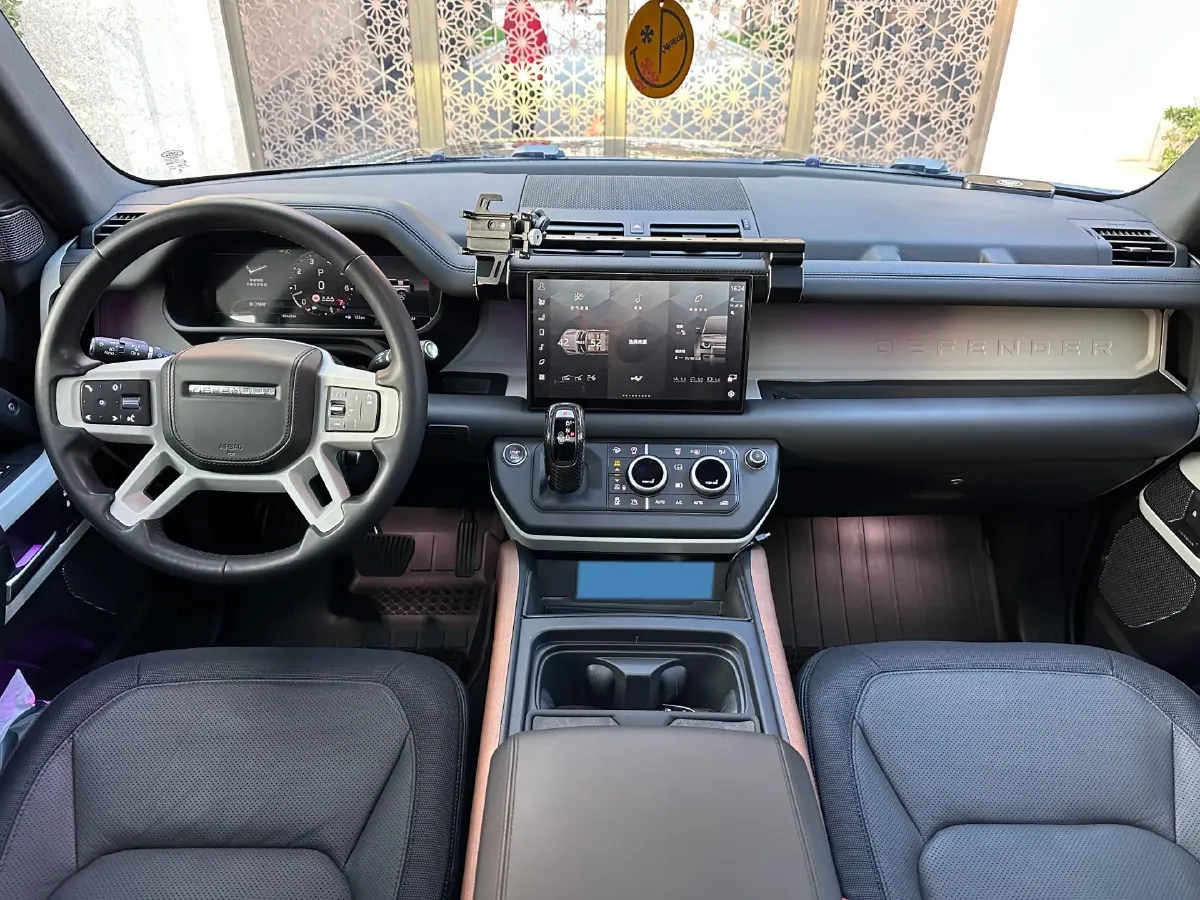 2023 Land Rover Defender 3.0T 400HP L6 8AT,autocango,china used car exporter,china ev exporter,chinese used car exporter,chinese used ev exporter