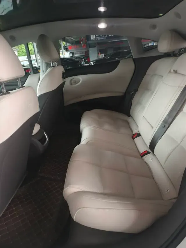 2024 IM L6 BEV 75KWH,autocango,china used car exporter,china ev exporter,chinese used car exporter,chinese used ev exporter