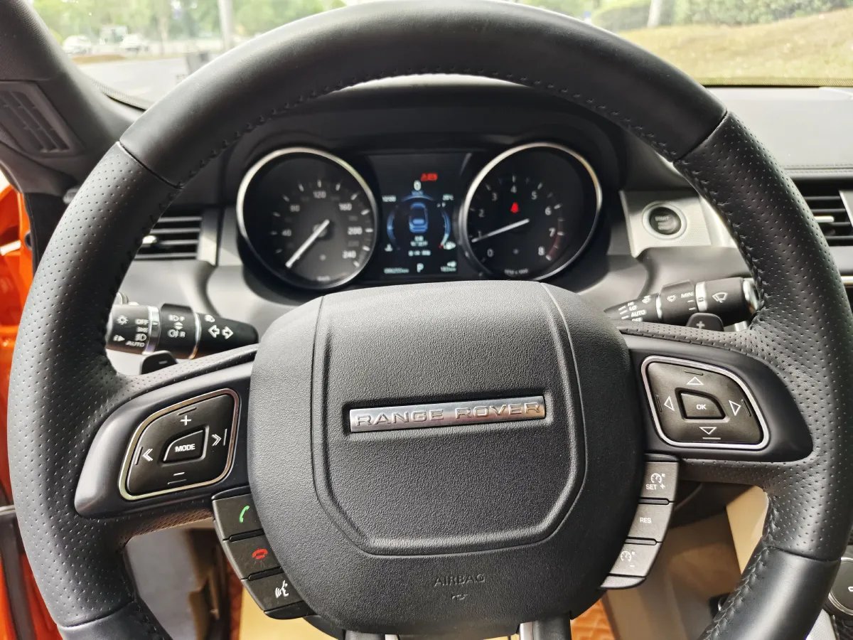 2017 Land Rover Range Rover Evoque 2.0T 241HP L4 9AT,autocango,china used car exporter,china ev exporter,chinese used car exporter,chinese used ev exporter