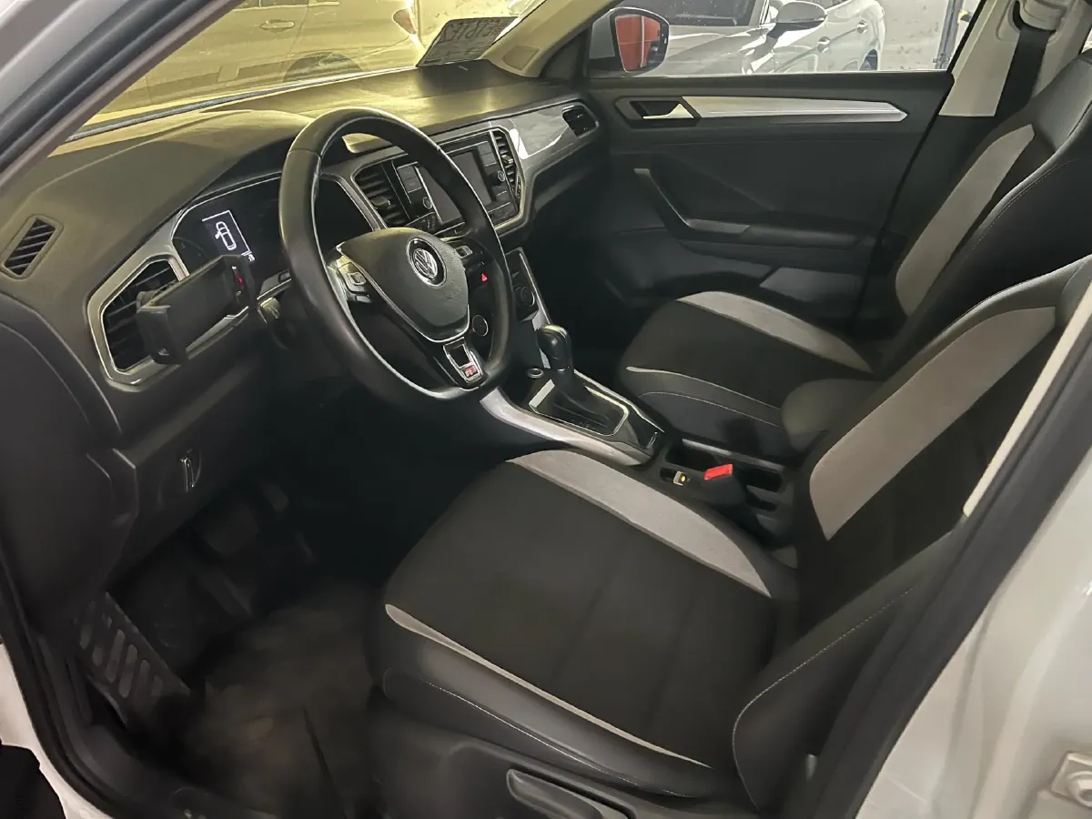 2019 Volkswagen T-Roc 1.4T 131HP L4 7DCT,autocango,china used car exporter,china ev exporter,chinese used car exporter,chinese used ev exporter