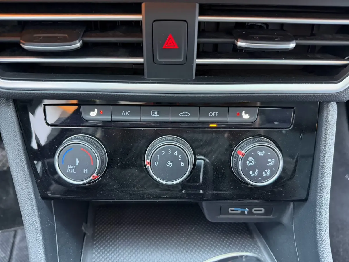 2023 Volkswagen Sagitar 1.4T 150HP L4 7DCT,autocango,china used car exporter,china ev exporter,chinese used car exporter,chinese used ev exporter