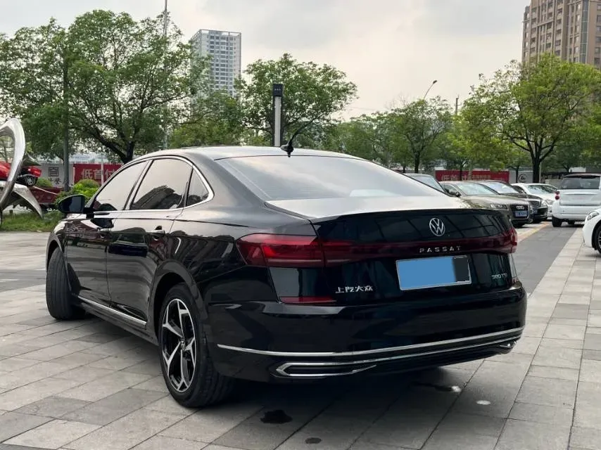 2024 Volkswagen Passat 2.0T 220HP L4 7DCT,autocango,china used car exporter,china ev exporter,chinese used car exporter,chinese used ev exporter