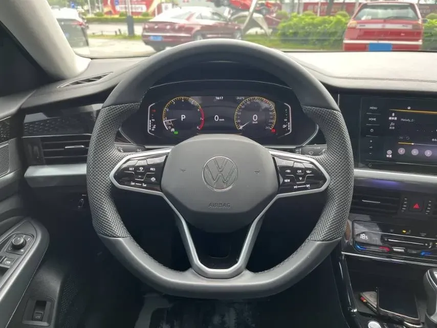 2024 Volkswagen Passat 2.0T 220HP L4 7DCT,autocango,china used car exporter,china ev exporter,chinese used car exporter,chinese used ev exporter