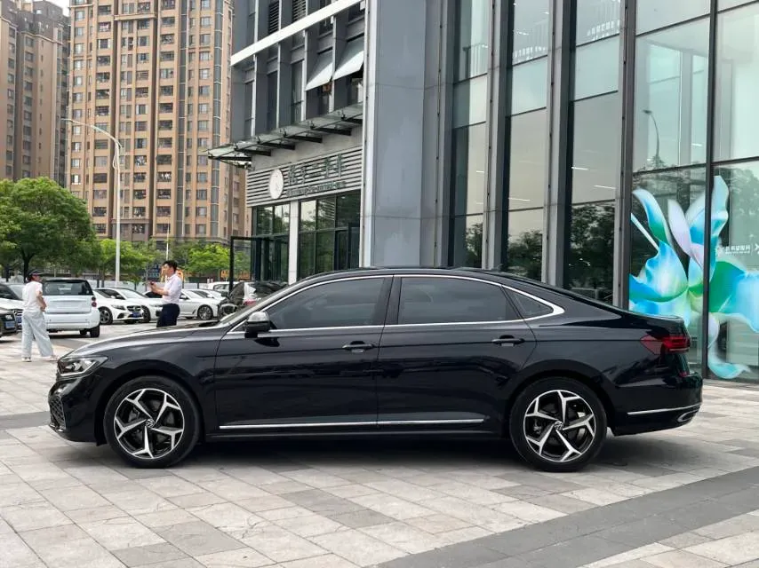 2024 Volkswagen Passat 2.0T 220HP L4 7DCT,autocango,china used car exporter,china ev exporter,chinese used car exporter,chinese used ev exporter