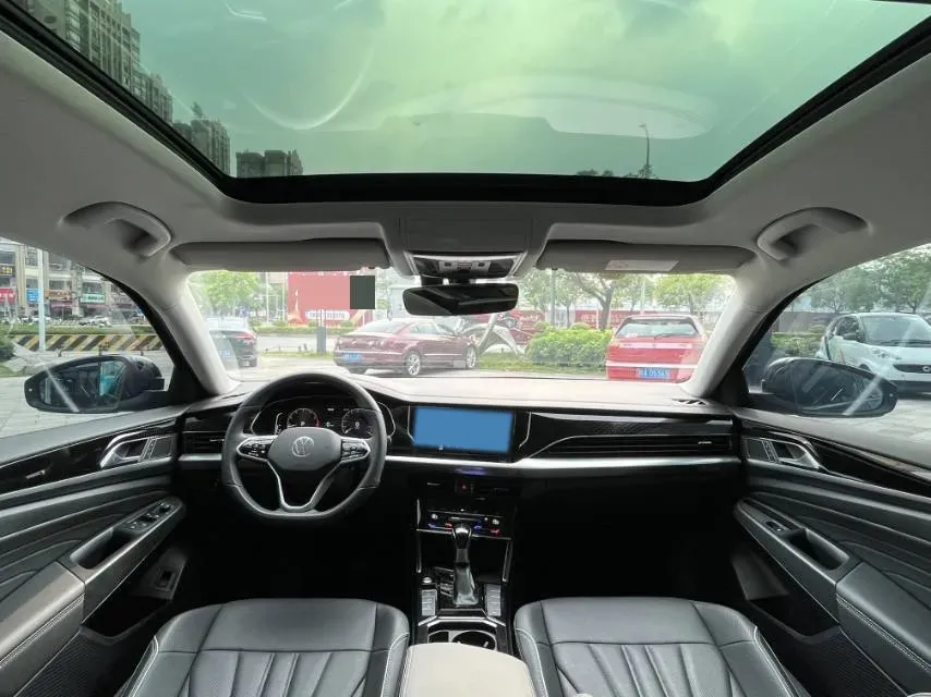 2024 Volkswagen Passat 2.0T 220HP L4 7DCT,autocango,china used car exporter,china ev exporter,chinese used car exporter,chinese used ev exporter