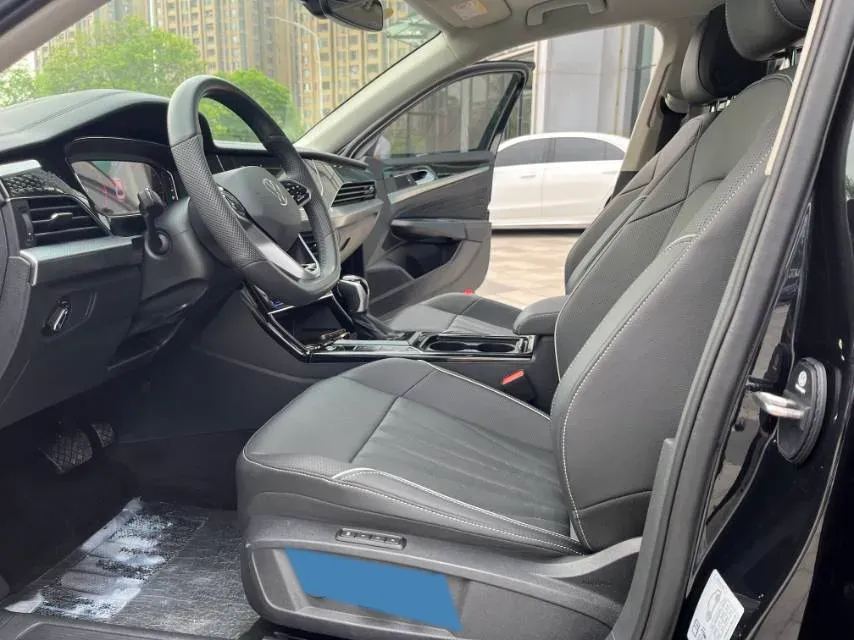 2024 Volkswagen Passat 2.0T 220HP L4 7DCT,autocango,china used car exporter,china ev exporter,chinese used car exporter,chinese used ev exporter