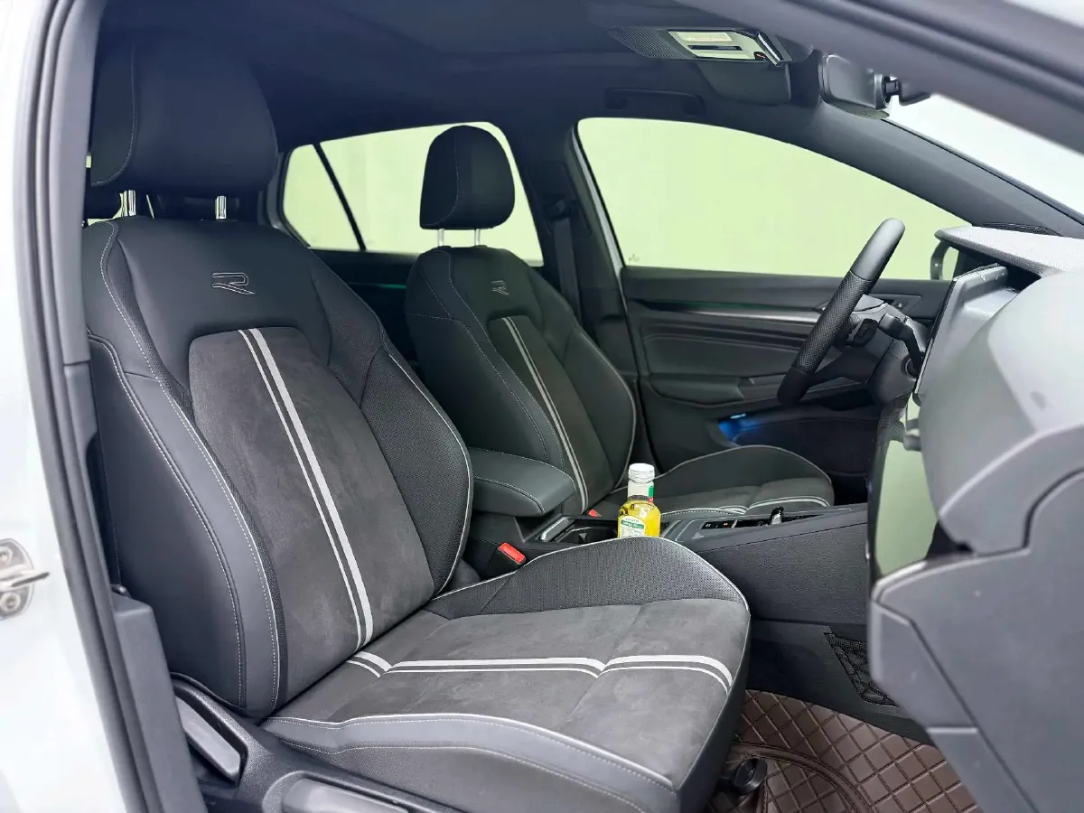 2023 Volkswagen Golf 1.4T 150HP L4 7DCT,autocango,china used car exporter,china ev exporter,chinese used car exporter,chinese used ev exporter