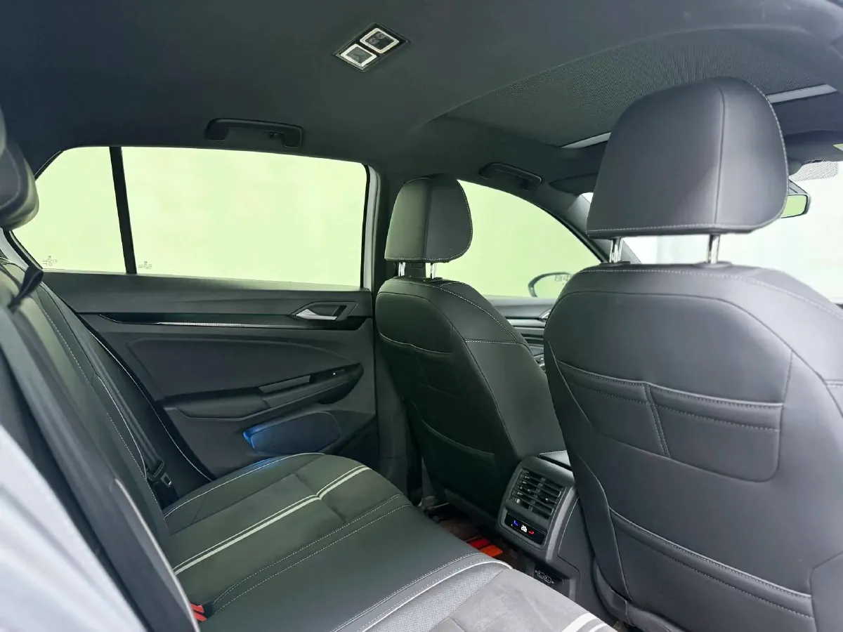 2023 Volkswagen Golf 1.4T 150HP L4 7DCT,autocango,china used car exporter,china ev exporter,chinese used car exporter,chinese used ev exporter