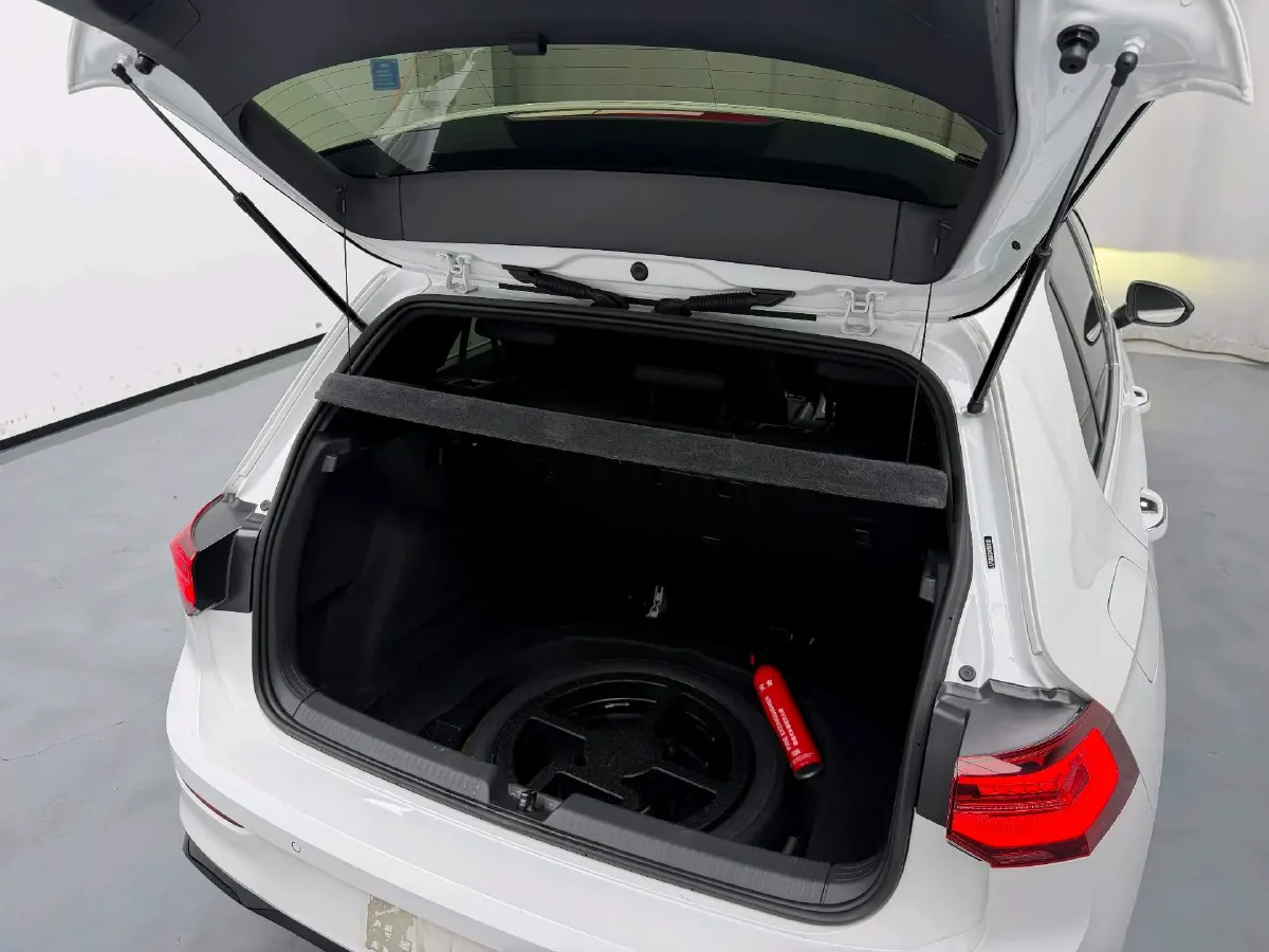 2023 Volkswagen Golf 1.4T 150HP L4 7DCT,autocango,china used car exporter,china ev exporter,chinese used car exporter,chinese used ev exporter