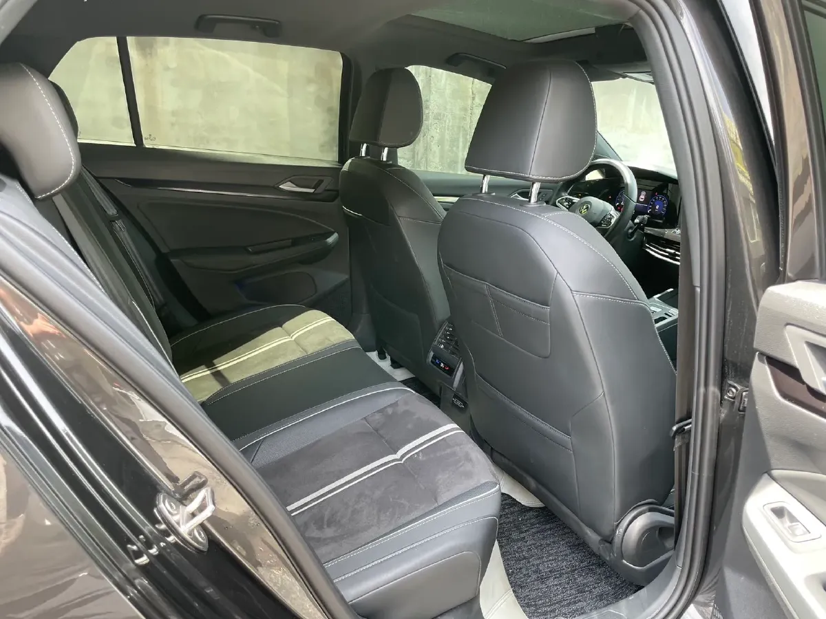 2023 Volkswagen Golf 1.4T 150HP L4 7DCT,autocango,china used car exporter,china ev exporter,chinese used car exporter,chinese used ev exporter