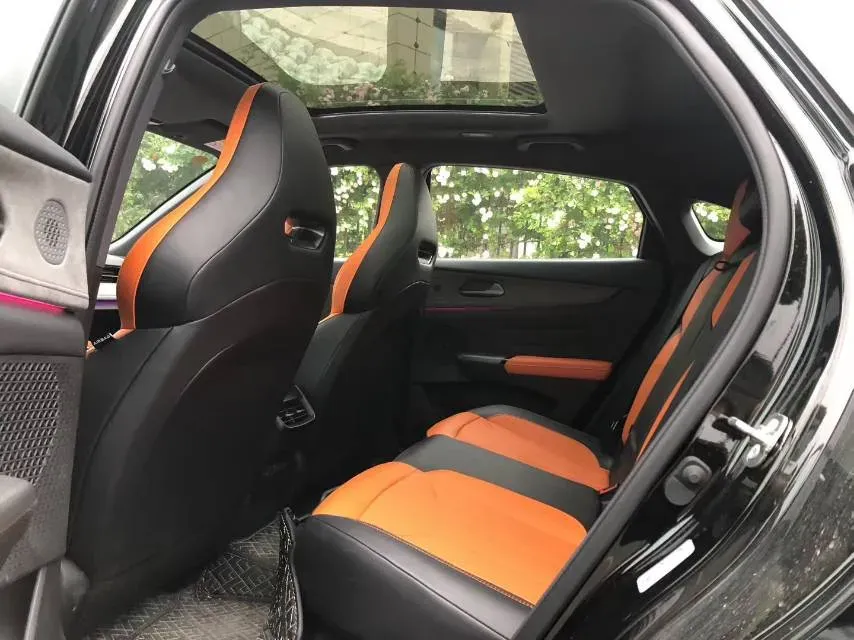 2025 ChangAn UNI-V 2.0T 245HP L4 8AT,autocango,china used car exporter,china ev exporter,chinese used car exporter,chinese used ev exporter