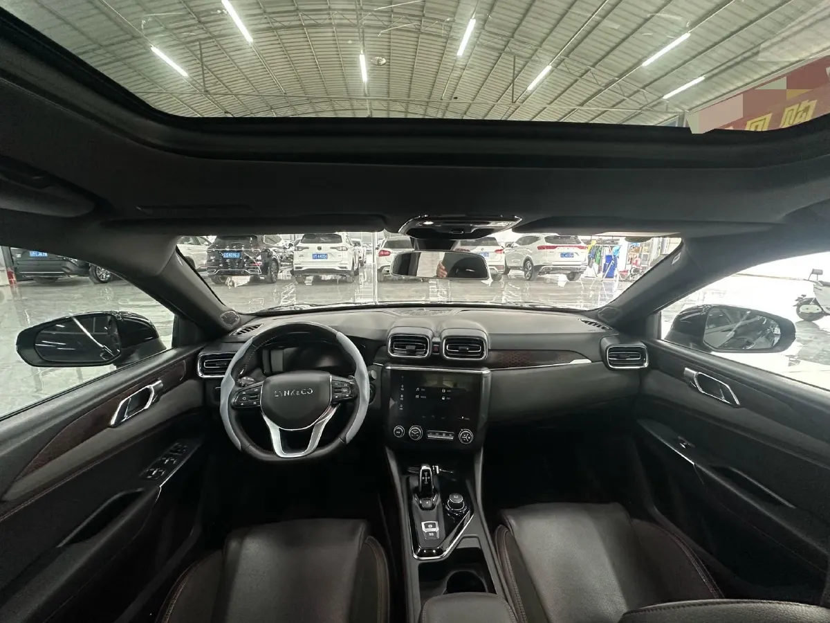 2019 Qoros 5 1.6T 197HP L4 7DCT,autocango,china used car exporter,china ev exporter,chinese used car exporter,chinese used ev exporter