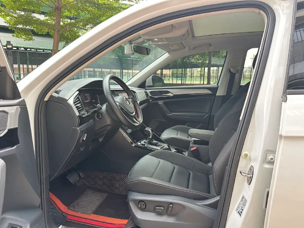 2021 Volkswagen Tayron 2.0T 186HP L4 7DCT,autocango,china used car exporter,china ev exporter,chinese used car exporter,chinese used ev exporter