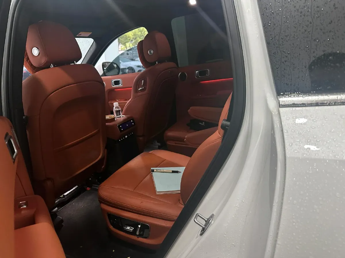 2025 Li L8 Range Extended 154HP REEV,autocango,china used car exporter,china ev exporter,chinese used car exporter,chinese used ev exporter