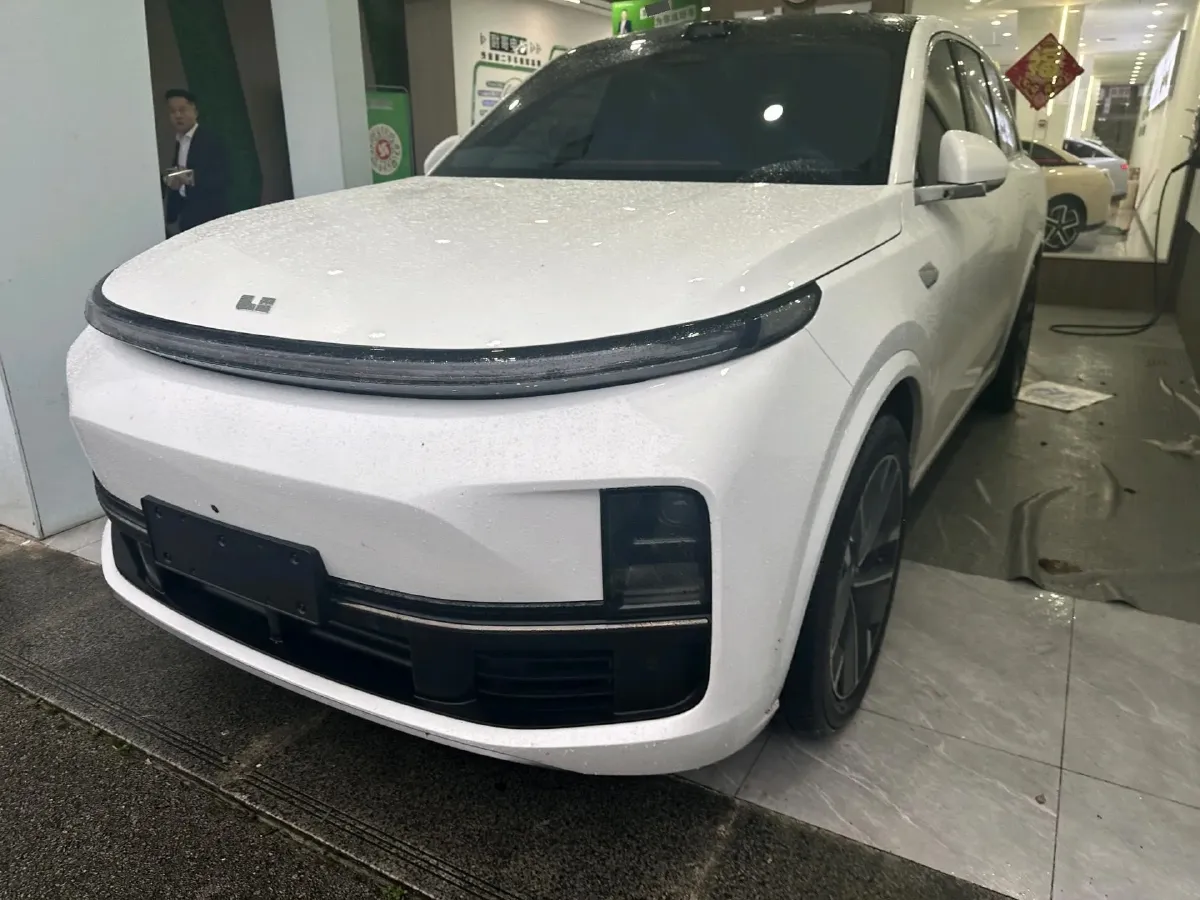 2025 Li L8 Range Extended 154HP REEV,autocango,china used car exporter,china ev exporter,chinese used car exporter,chinese used ev exporter