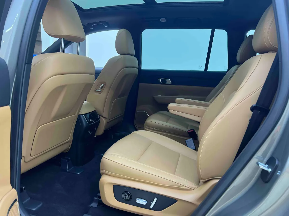 2021 Li ONE Range Extended 131HP REEV 40.5KWH,autocango,china used car exporter,china ev exporter,chinese used car exporter,chinese used ev exporter