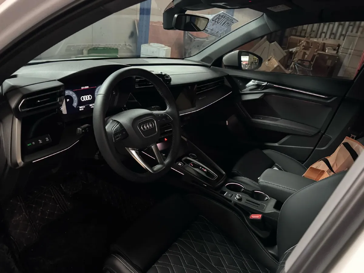 2025 Audi A3 1.5T 160HP L4 7DCT,autocango,china used car exporter,china ev exporter,chinese used car exporter,chinese used ev exporter