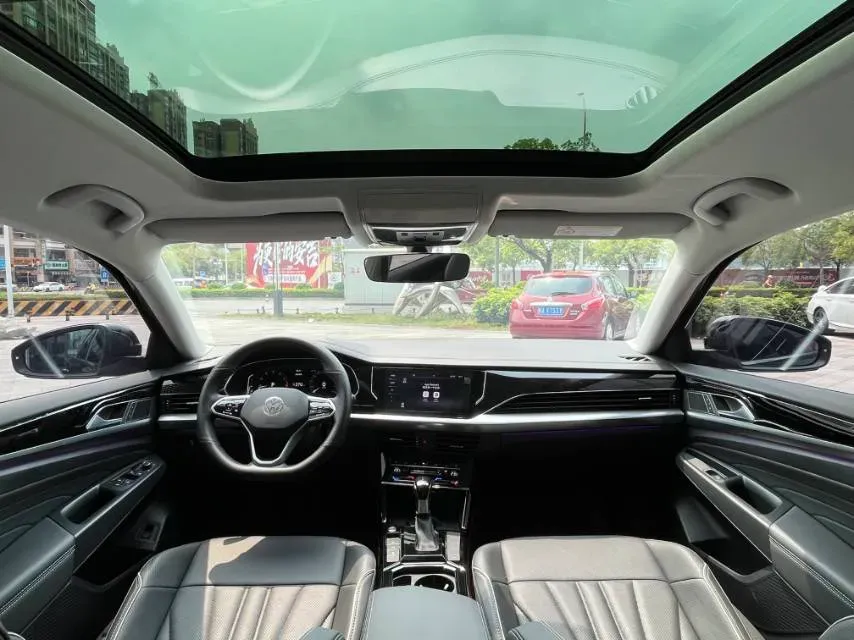 2024 Volkswagen Passat 2.0T 220HP L4 7DCT,autocango,china used car exporter,china ev exporter,chinese used car exporter,chinese used ev exporter