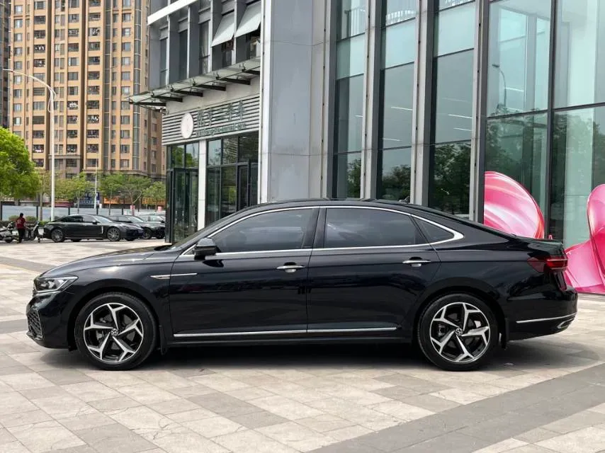 2024 Volkswagen Passat 2.0T 220HP L4 7DCT,autocango,china used car exporter,china ev exporter,chinese used car exporter,chinese used ev exporter