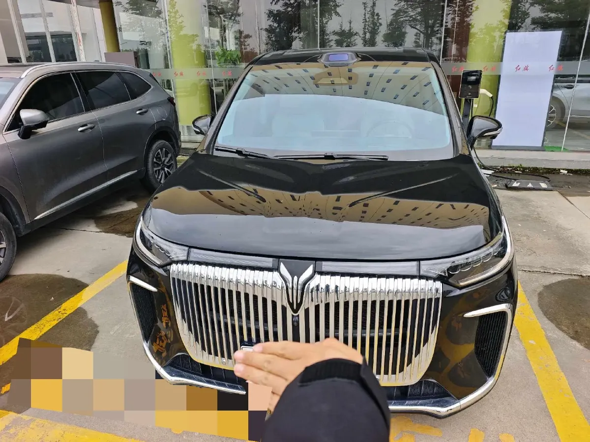 2025 Voyah Dream 1.5T 150HP L4 PHEV 41.7KWH,autocango,china used car exporter,china ev exporter,chinese used car exporter,chinese used ev exporter