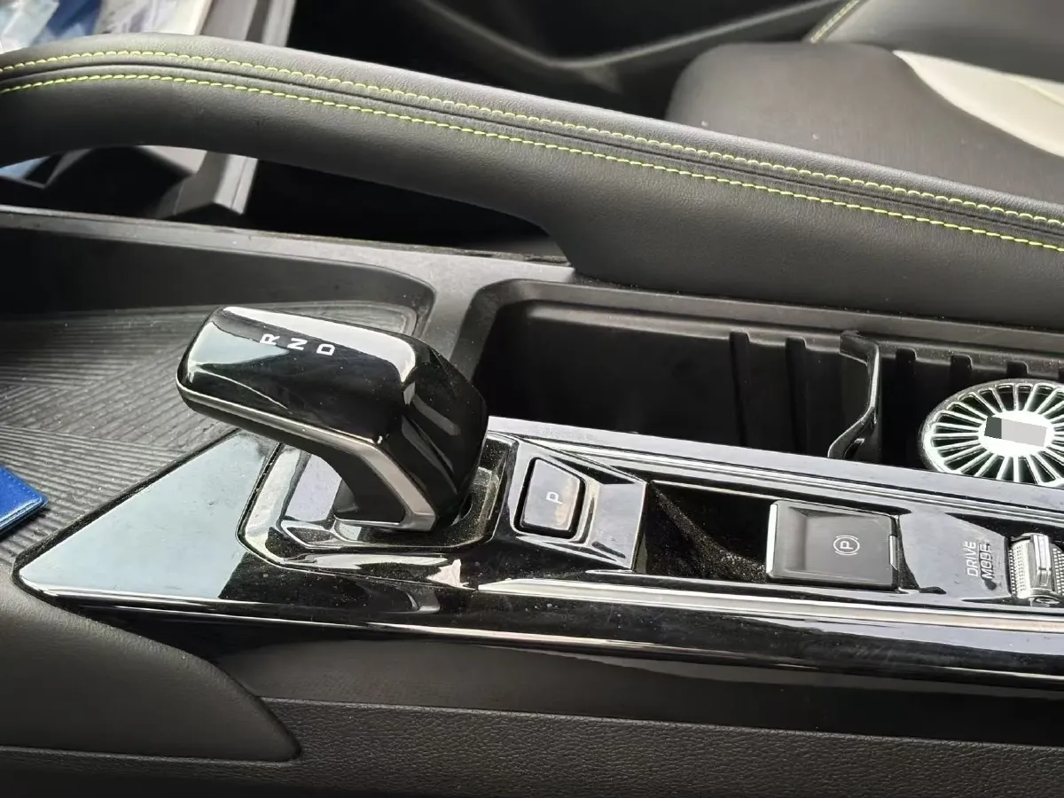 2022 Geely Coolray 1.5T 181HP L4 7DCT,autocango,china used car exporter,china ev exporter,chinese used car exporter,chinese used ev exporter