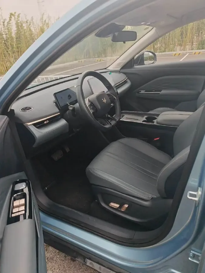 2025 ARCFOX T1 BEV,autocango,china used car exporter,china ev exporter,chinese used car exporter,chinese used ev exporter