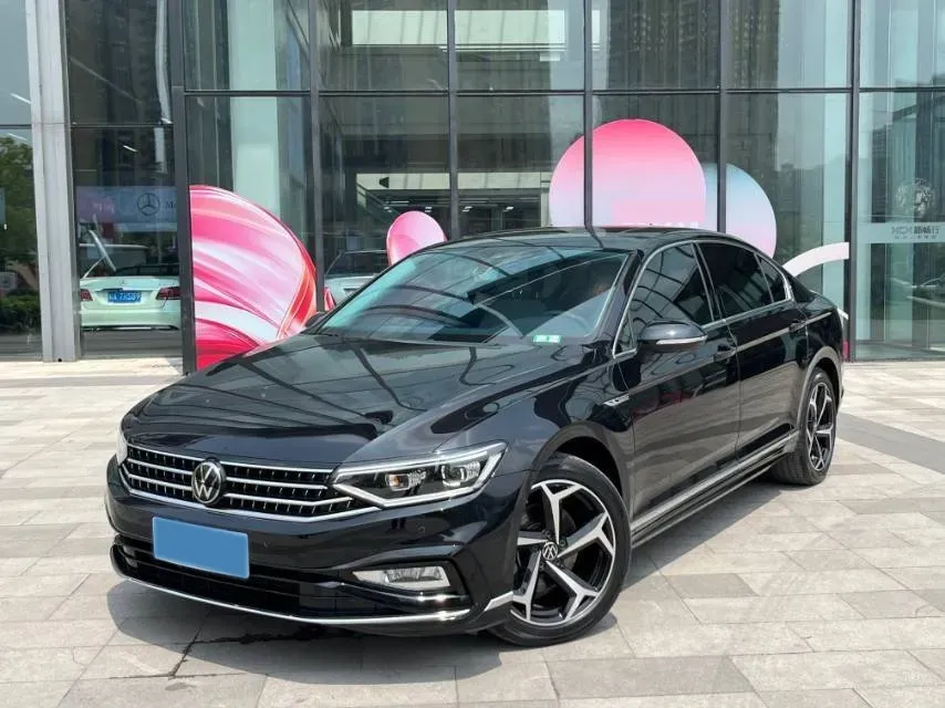 2023 Volkswagen Magotan 2.0T 186HP L4 7DCT,autocango,china used car exporter,china ev exporter,chinese used car exporter,chinese used ev exporter