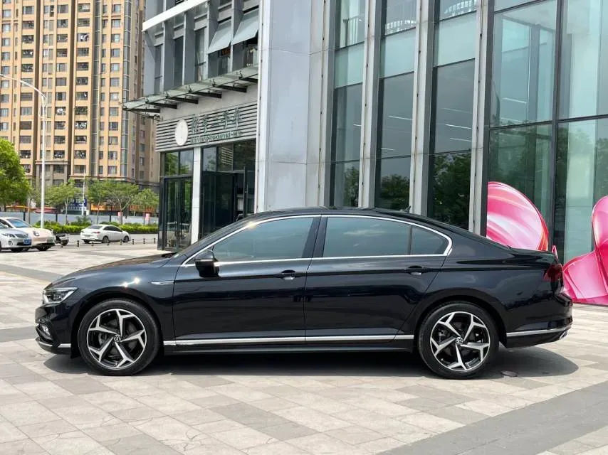 2023 Volkswagen Magotan 2.0T 186HP L4 7DCT,autocango,china used car exporter,china ev exporter,chinese used car exporter,chinese used ev exporter