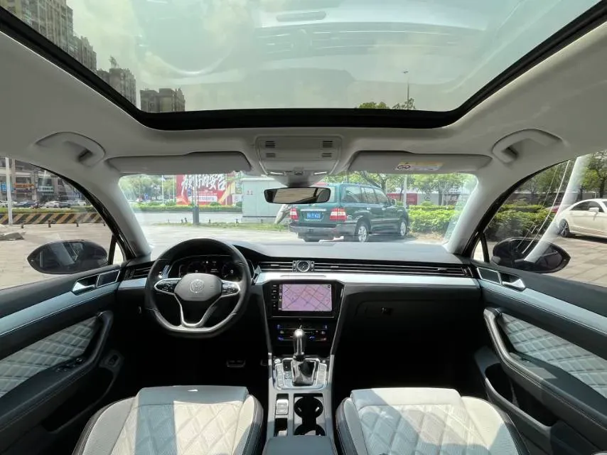 2023 Volkswagen Magotan 2.0T 186HP L4 7DCT,autocango,china used car exporter,china ev exporter,chinese used car exporter,chinese used ev exporter