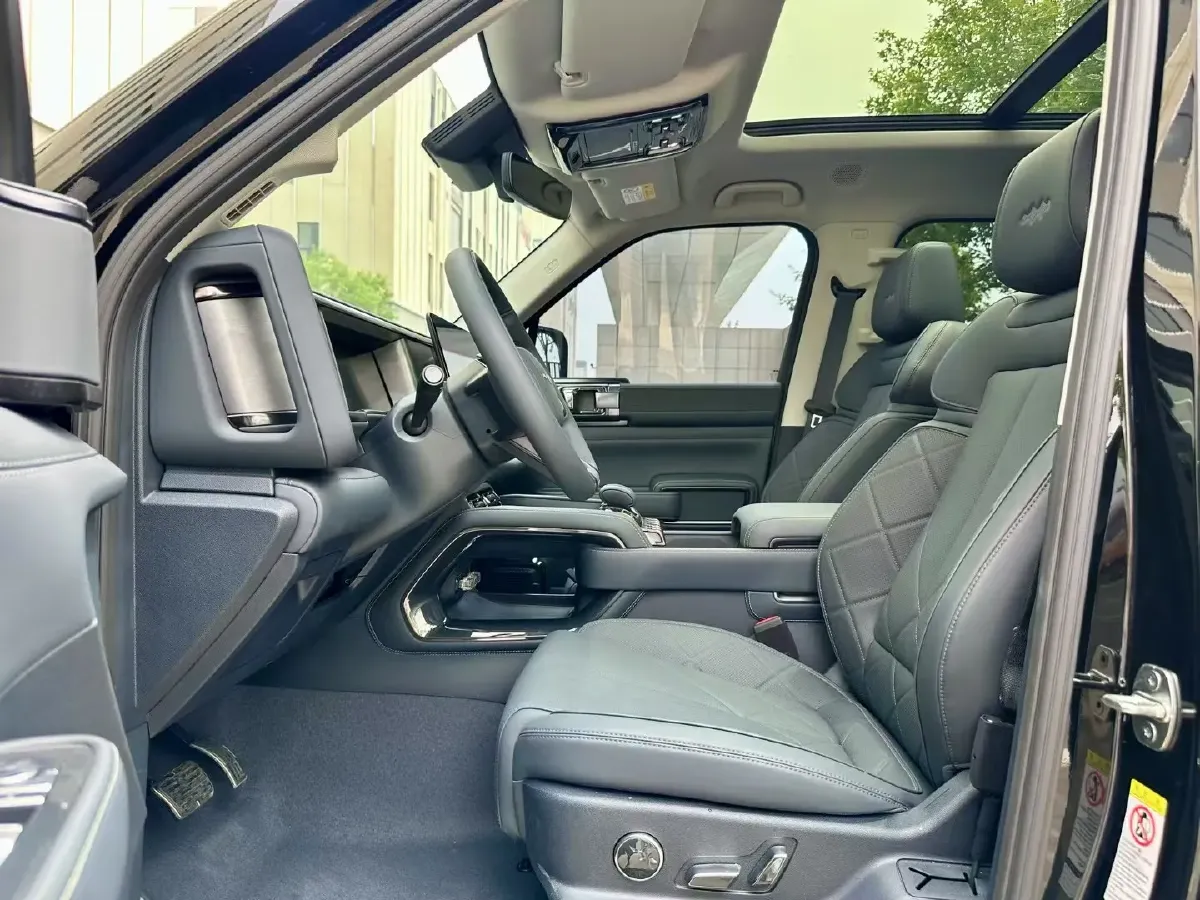 2023 FangChengBao Bao 5 1.5T 194HP L4 E-CVT PHEV 31.8KWH,autocango,china used car exporter,china ev exporter,chinese used car exporter,chinese used ev exporter