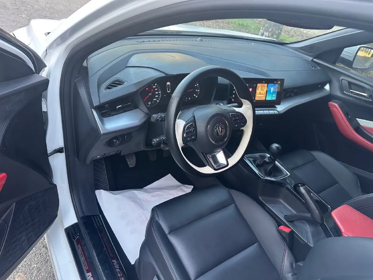 2021 MG 5 1.5L 120HP L4 5MT,autocango,china used car exporter,china ev exporter,chinese used car exporter,chinese used ev exporter