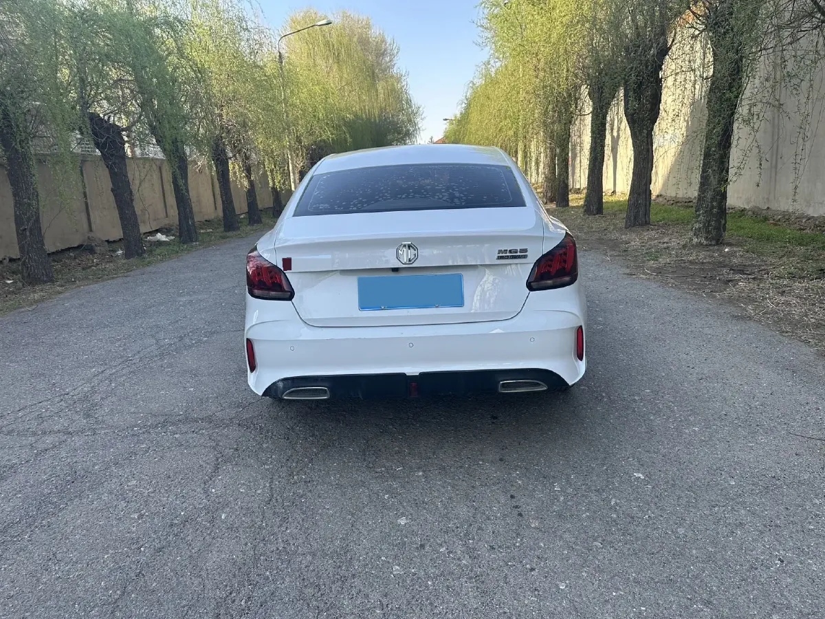 2021 MG 5 1.5L 120HP L4 5MT,autocango,china used car exporter,china ev exporter,chinese used car exporter,chinese used ev exporter
