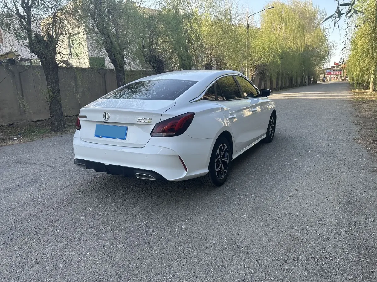 2021 MG 5 1.5L 120HP L4 5MT,autocango,china used car exporter,china ev exporter,chinese used car exporter,chinese used ev exporter