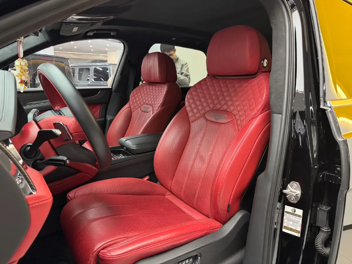 2021 Bentley Bentayga 4.0T 550HP V8 8AT,autocango,china used car exporter,china ev exporter,chinese used car exporter,chinese used ev exporter