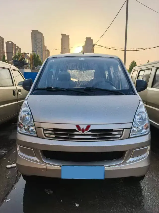 2019 WuLing RongGuang 1.5L 107HP L4 5MT,autocango,china used car exporter,china ev exporter,chinese used car exporter,chinese used ev exporter