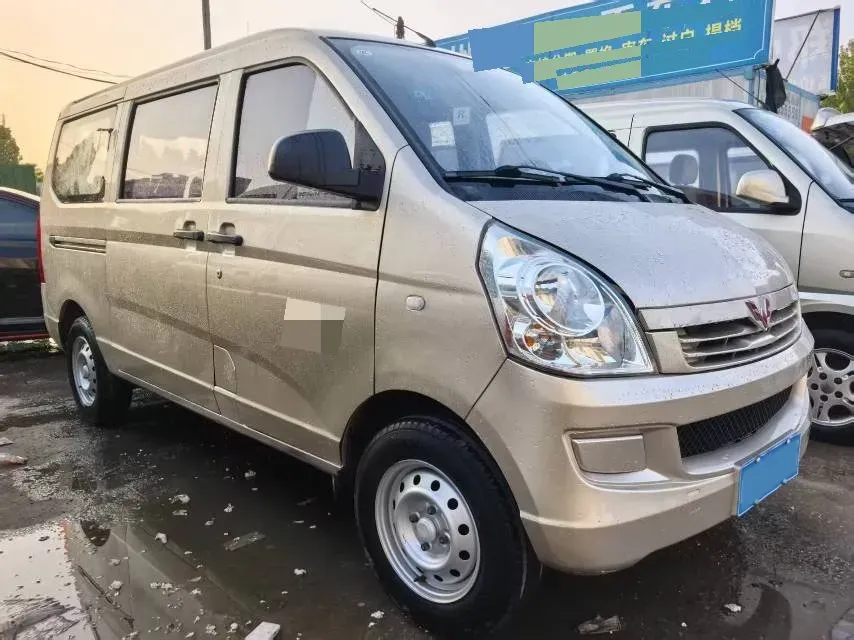 2019 WuLing RongGuang 1.5L 107HP L4 5MT,autocango,china used car exporter,china ev exporter,chinese used car exporter,chinese used ev exporter